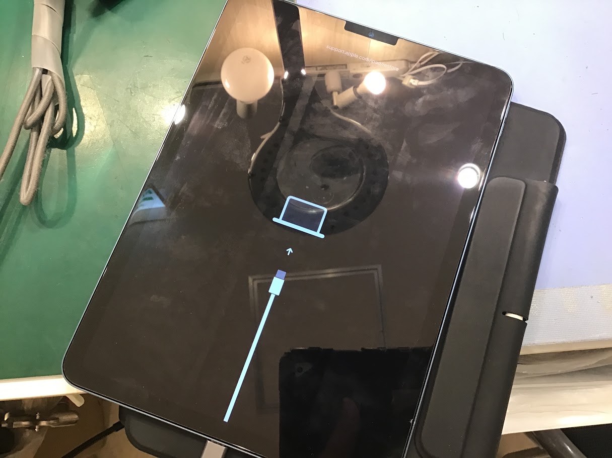 iPad Air4ならデータそのまま修理可能なスマホ修理工房グランデュオ蒲田店へ！